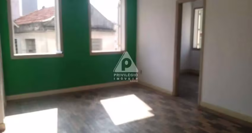 Apartamento 3 quartos com dependência completa à venda em santa teresa