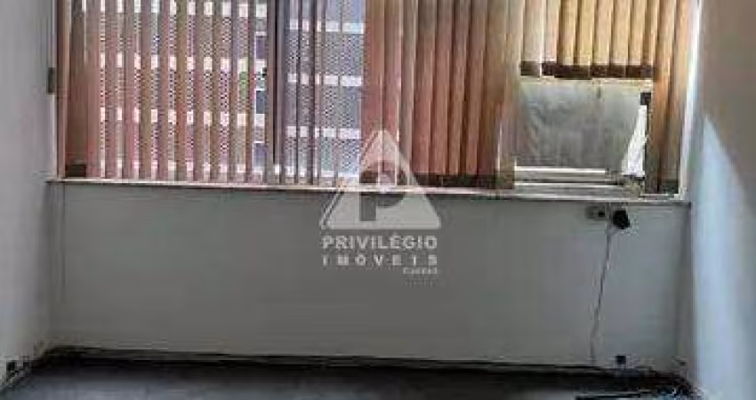 Excelente oportunidade, sala com ótima localização, no Centro do Rio.