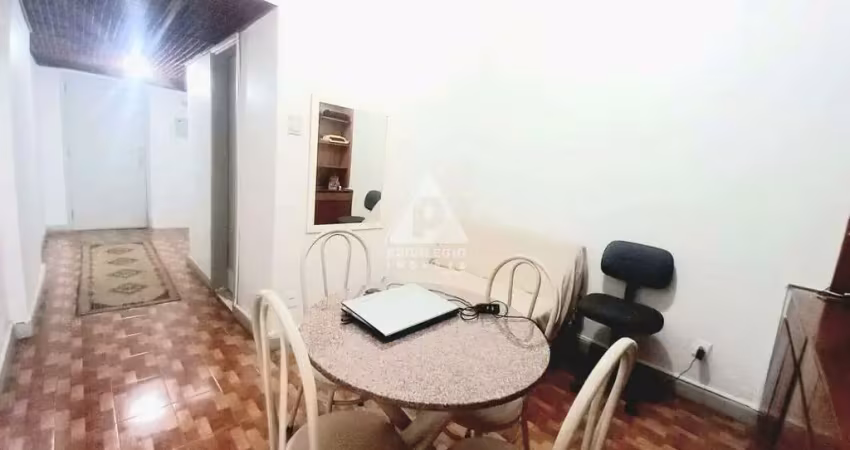 Conjuagado com 32m² à venda no centro, próximo do metrô!
