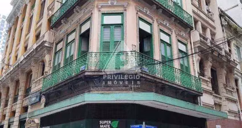 Prédio comercial no coração do centro do rio de janeiro