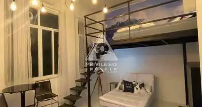 Kitnet / Stúdio à venda na Rua Álvaro Alvim, --, Centro, Rio de Janeiro