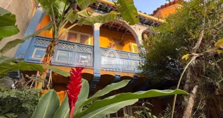 Casa de 3 Quartos com vaga, varanda e quintal na Urca - Rio de Janeiro