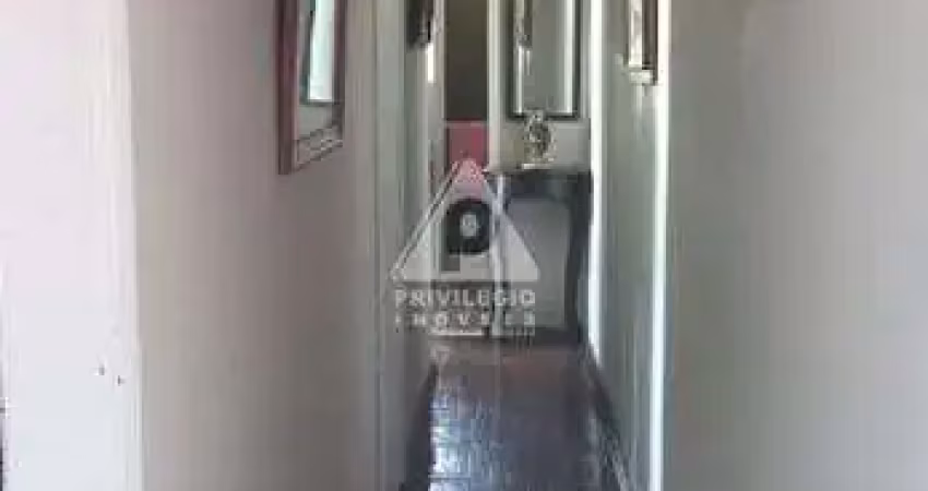 Apartamento de 2 quartos, com dependencia completa , a venda no melhor da tijuca