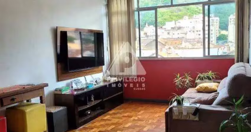 Apto. dois quartos, sala grande, armarios embutidos,bairro riachuelo