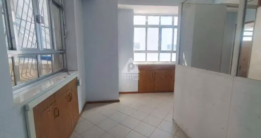 2 salas comerciais de 58m² integradas, com copa e banheiro - centro