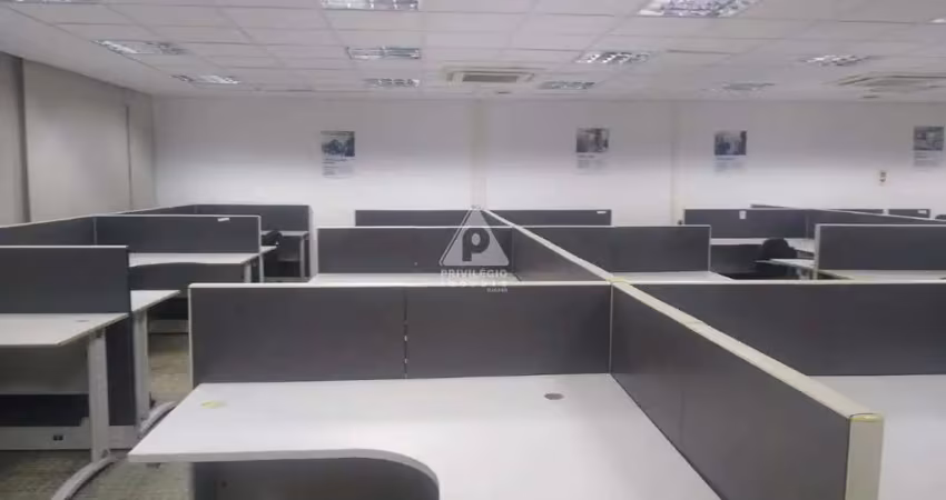 Andar inteiro de salas comerciais no centro do rio !