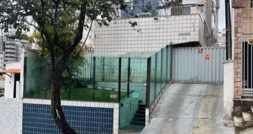 Aluga-se excelente apartamento de 03 quartos no santo antônio