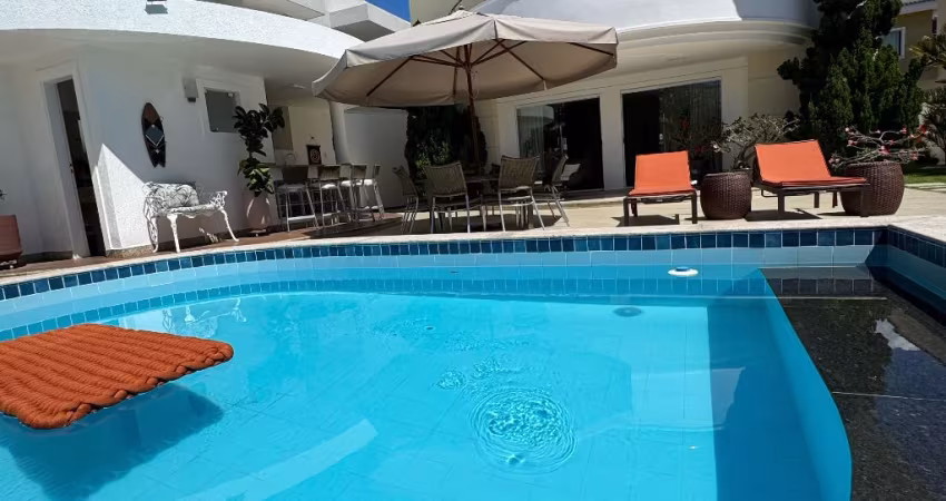 Casa a venda 5/4 sendo 2 suítes no palm Ville em Vilas do Atlântico