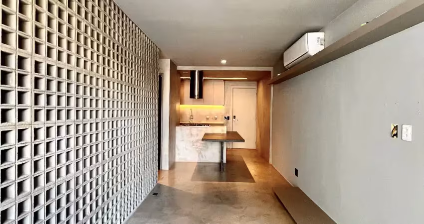Apartamento reformado de 1/4 com 54 m² à venda/locação no caminho das árvores