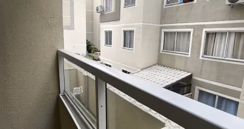 Apartamentos 2 quartos com varanda, pronto para morar, condomínio fechado, área de lazer, em frente a estação da supervia, campo grande
