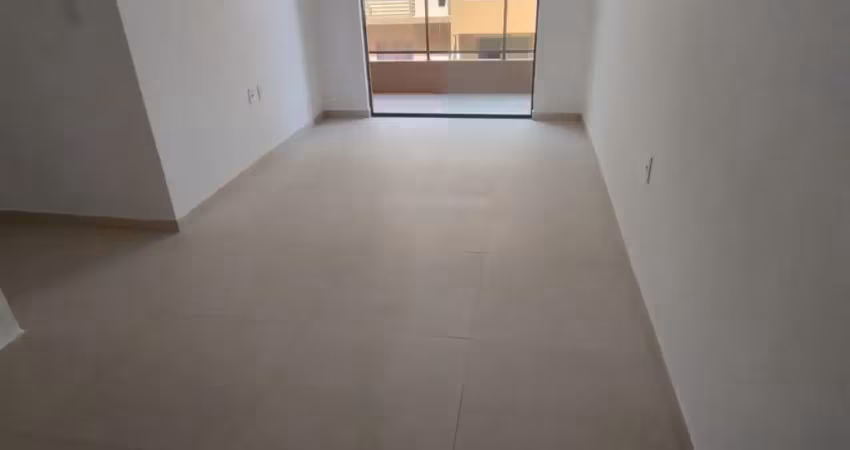 Alugo apartamento no altiplano de 02 quartos com cozinha projetada