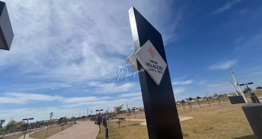 Terreno de esquina com 403 m² - frente para a praça