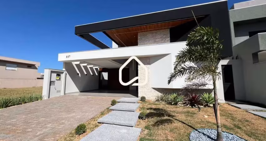 Casa de alto padrão com 3 suítes, piscina e energia fotovoltaica em condomínio fechado