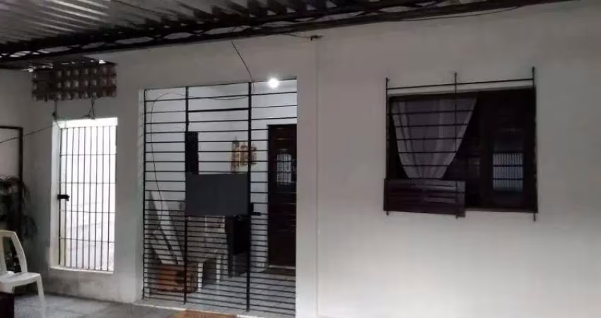 Arruda casa 3 quartos, 370.000 com quintal, rua residencial muito boa