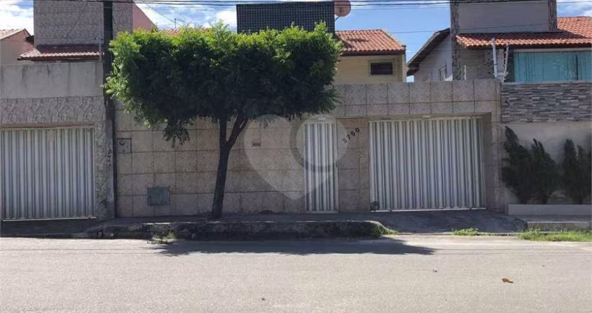 Casa para venda tem 141 metros quadrados com 4 quartos em José de Alencar - Fortaleza - Ceará