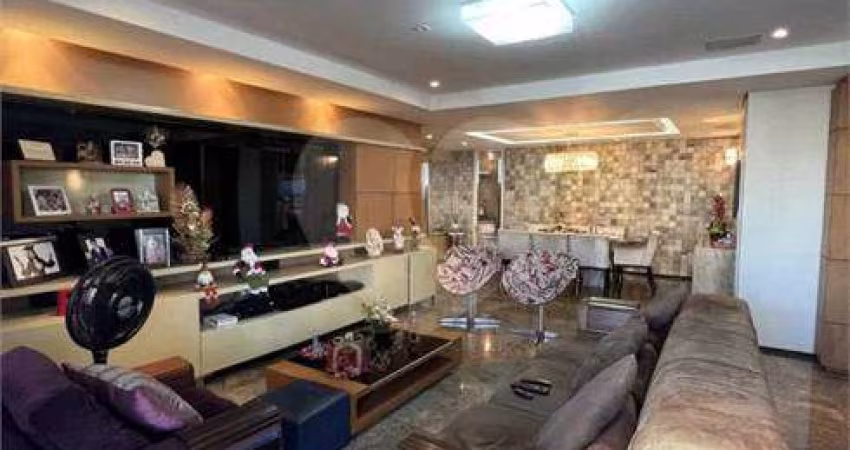 Apartamento para venda possui 250 metros quadrados com 4 quartos