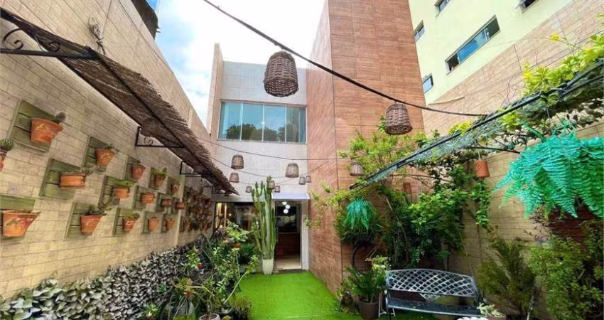 Casa para venda possui 295 metros quadrados com 9 quartos em Aldeota - Fortaleza - Ceará
