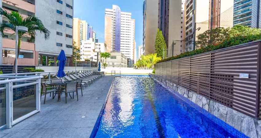 More a 2  quadras da beira mar