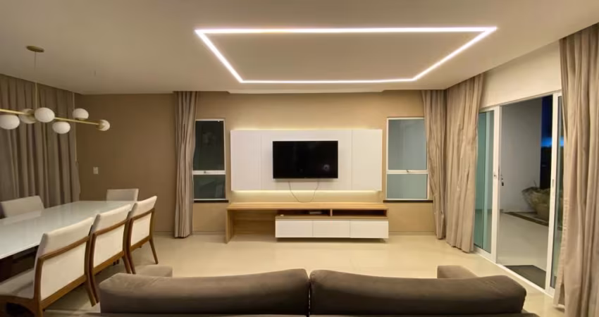 Linda casa Duplex em condomínio no Eusébio
