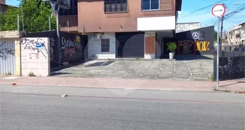 Casa Residencial / Comercial