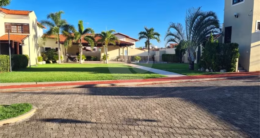Casa Duplex em condomínio no José de Alencar