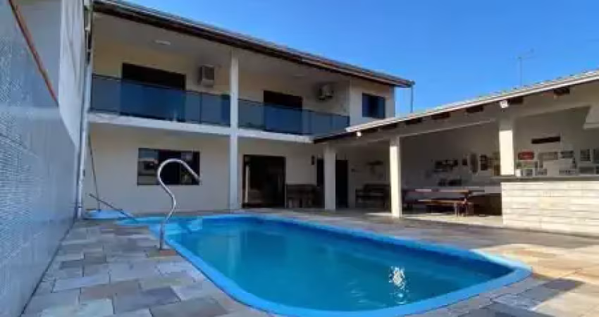 SOBRADO PADRÃO EM GUARATUBA (PIÇARRAS)