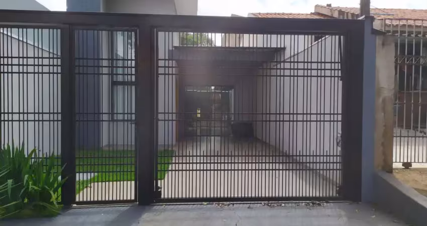 Casa com 3 quartos à venda na Rua Terezinha de Oliveira Costa, Conjunto Habitacional Requião, Maringá