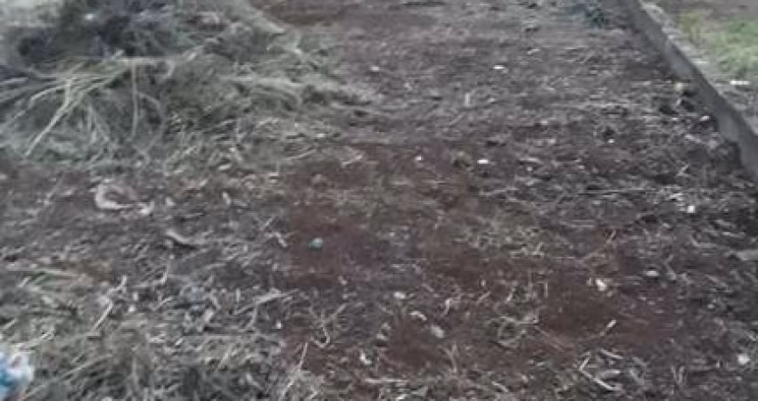 Terreno a venda  no bairro Jardim Paulista
Fica a 01 quarteirão da Av.Guaiapó
Lado Esquerdo ja foi construido