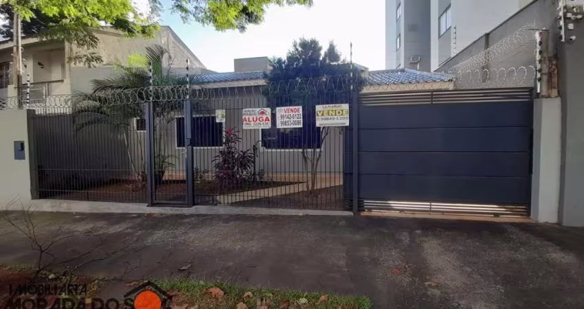 Casa com 3 quartos para alugar na Rua Adolfo Alves Ferreira, 374, Vila Marumby, Maringá