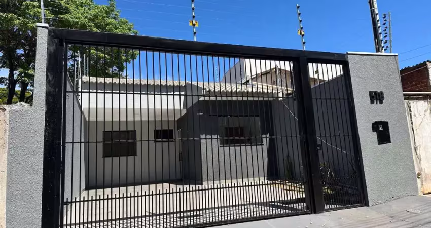 Casa com 3 quartos à venda na Rua Eugênia Coutinho Meller, 518, Loteamento Madrid, Maringá