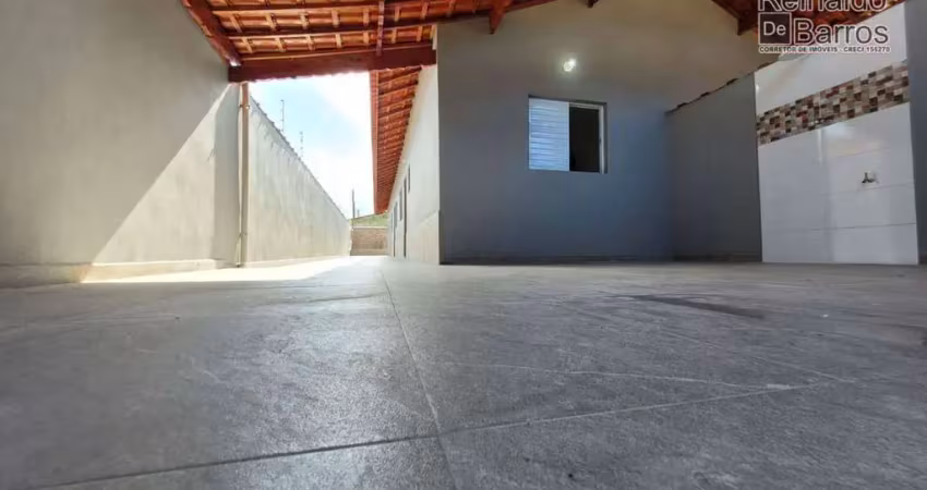 Casa Nova com piscina e churrasqueira, ideal para sua família, 800 metros do Mar e 6 minutos do Centro.
