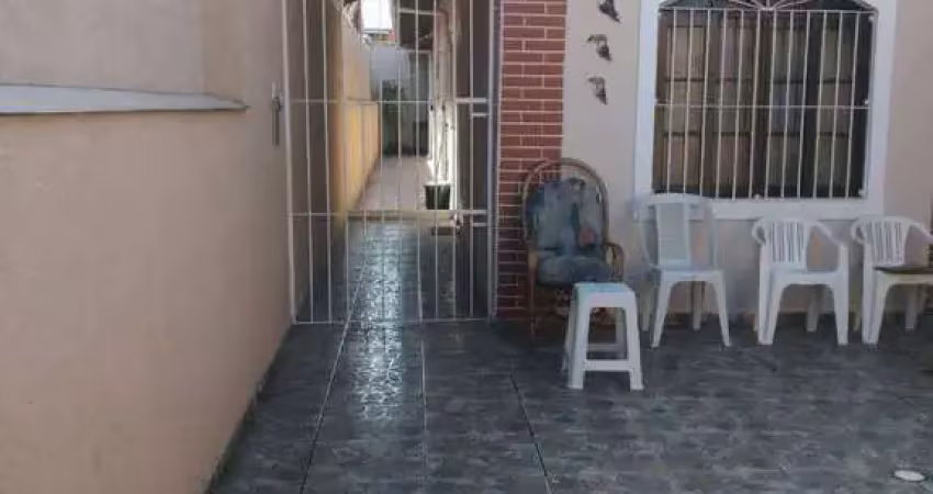 Casa com 2 Dormitórios próximo ao mar