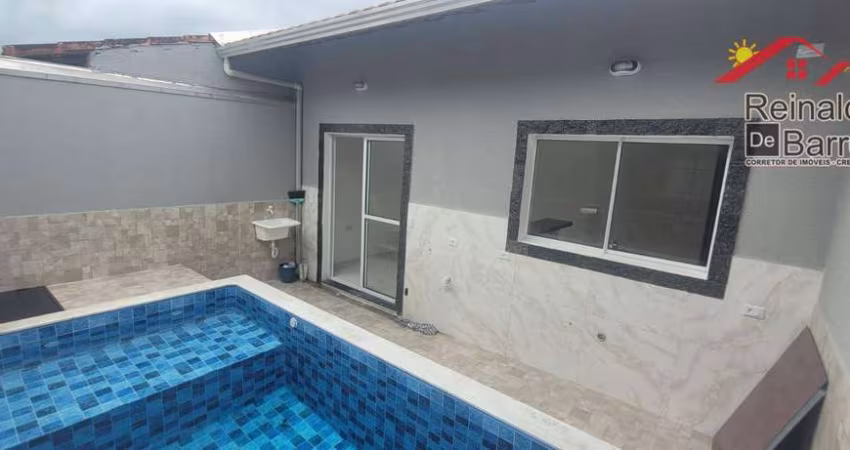 Casa com Piscina em Mongagua
