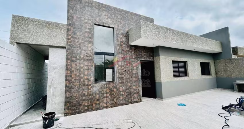 Casa Nova em Cibratel, Itanhaém - 3 Dorm. + Piscina | 500m da Praia | R$ 478 mil