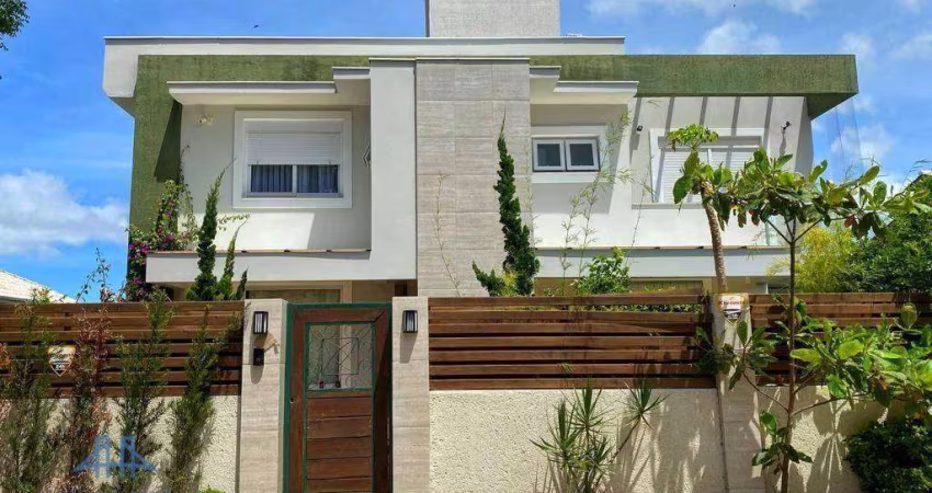 LINDA CASA A VENDA NA LAGOA DA CONCEIÇÃO, com terreno de 900m² e casa 260m² em rua tranquila.