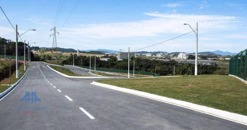 Excelente terreno com 360m² em loteamento alto padrão com acesso privado e área de lazer.