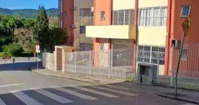 Excelente kitinet 38m privativos, com garagem em frente à ufsc