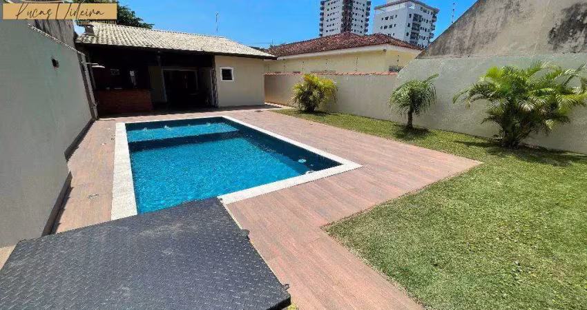 Casa isolada 03 dormitórios c/ 02 suites + piscina - quadra da praia
