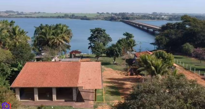 MARAVILHOSO RANCHO PÉ NA AGUA , completo lazer com garagem para barcos e batelao para pesca  Venda RecantoLabamaLagoaAzul sales/SP