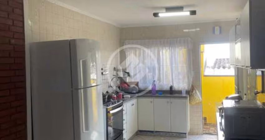 Casa Térrea de 256 m² total com Edícula nos fundos codigo: 77698