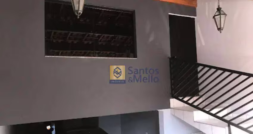 Casa assobradada com 3 quartos e 3 banheiros à venda, 210 m²