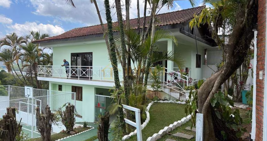 Linda Chácara com vista para represa
