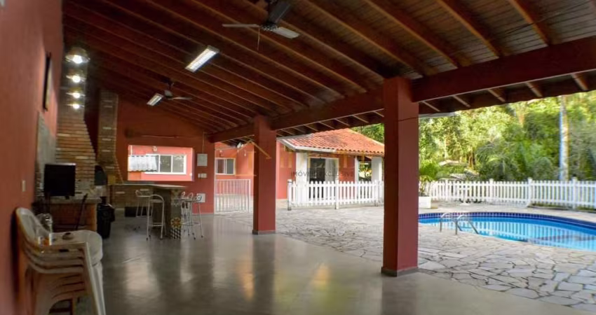 LINDA CASA TERREA NO ALPES DE CAIEIRAS