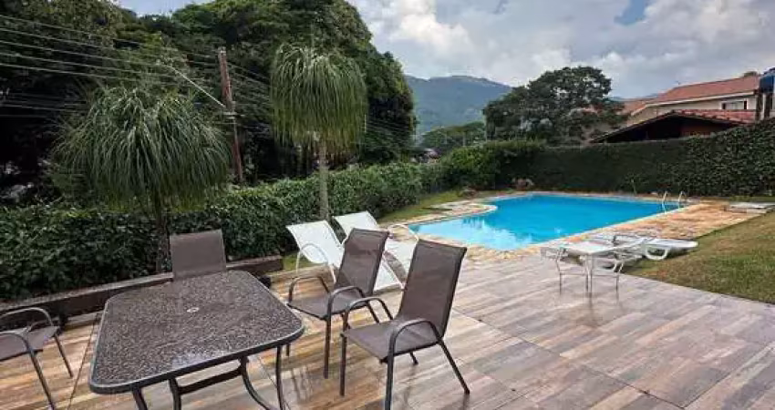 Casa com 3 quartos à venda na Avenida Nove de Julho, Centro, Atibaia