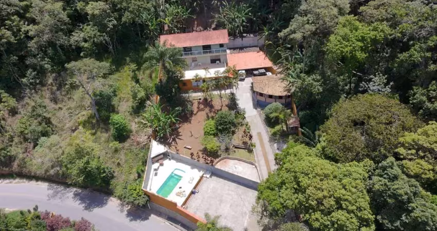 Casa à venda na Estrada Pau-de-Vinho, Luiz Fagundes, Mairiporã