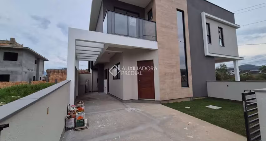 Casa com 2 quartos à venda na Nielsen Ubiratã Delfino Jose, 6, Bela Vista, Palhoça