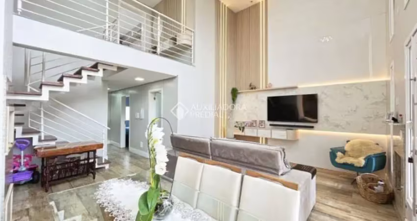 Casa com 2 quartos à venda na Rua Carlos Maximiliano Fayet, 106, Hípica, Porto Alegre
