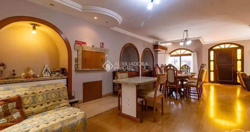 Casa com 3 quartos à venda na Rua Professor Pedro Santa Helena, 339, Jardim do Salso, Porto Alegre