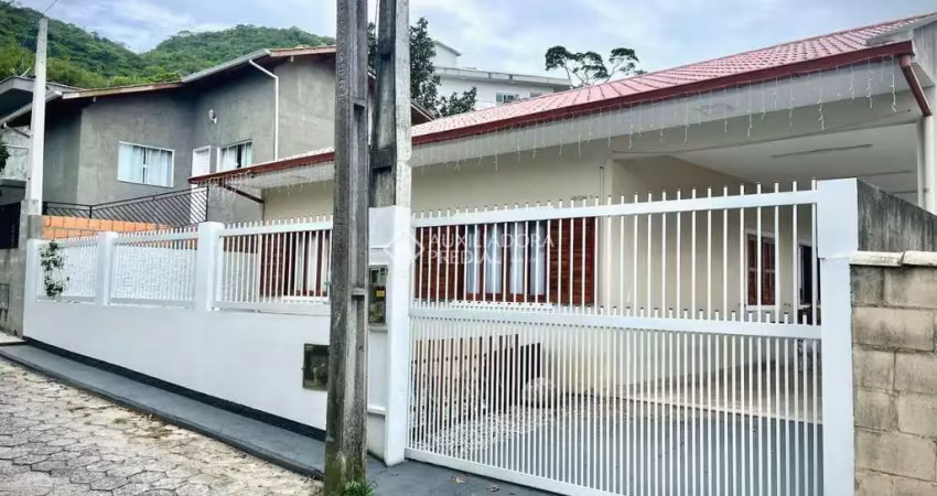 Casa com 3 quartos à venda na Estrada Francisco Thomas dos Santos, 669, Pântano do Sul, Florianópolis
