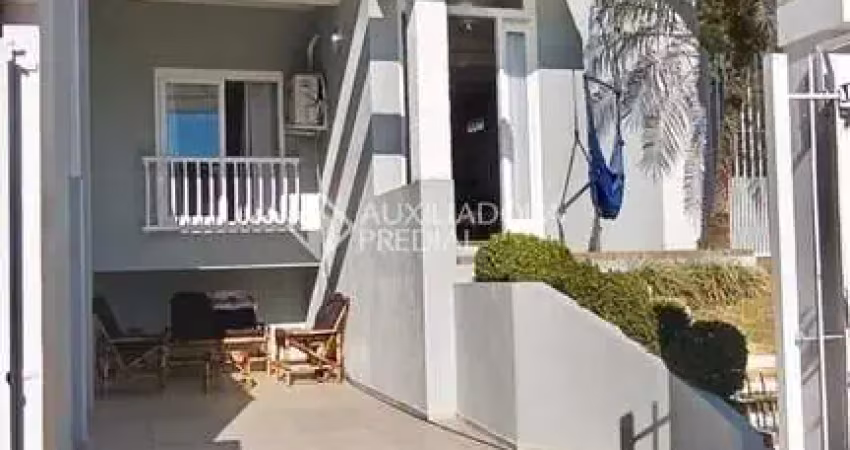 Casa com 2 quartos à venda na Alberto Müller, 678234234, Universitário, Lajeado